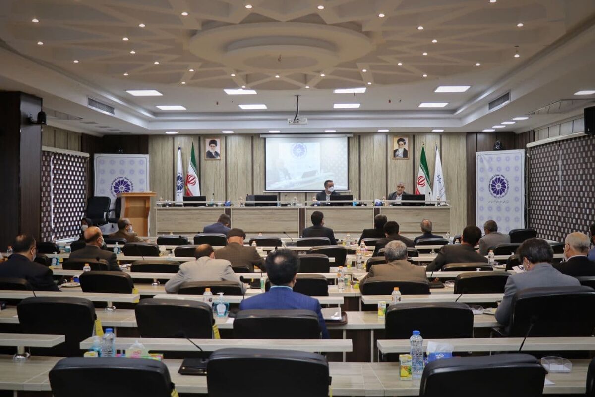 حمایت از بخش خصوصی در حد حرف نباشد | تسهیل شرایط استعلام و کاهش بروکراسی