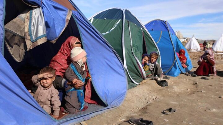 تلاش افغان ها برای زنده ماندن در زمستان