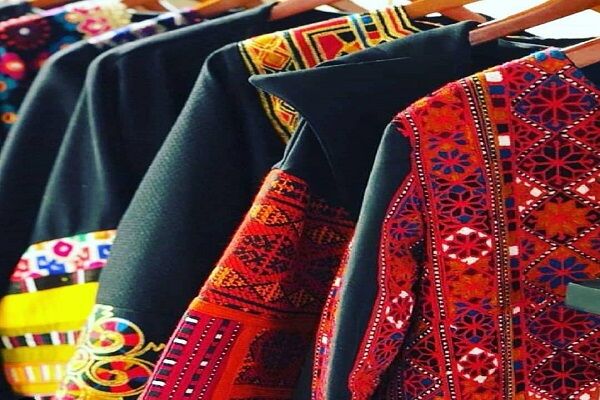 رد پای سوزن دوزی افغانستانی در بازار سیستان و بلوچستان| تیشه به ریشه هنری اصیل