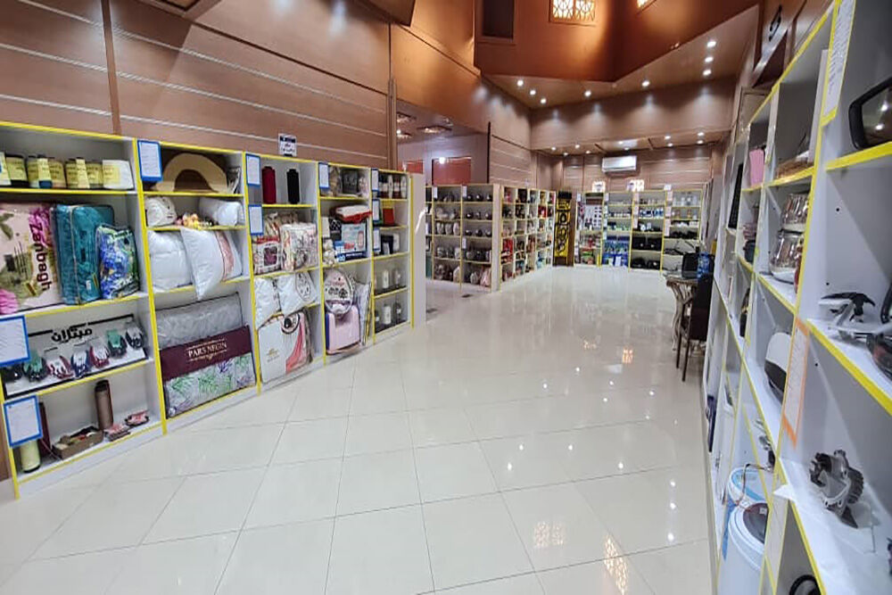 دروازهای برای ارتباط بازار و صنعت در قم | نمایش تولیدات ۱۴۰ واحد صنعتی