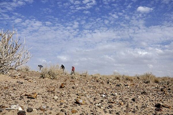 ثروت های پنهان در دل بیابان| نان سنگ ها بوی خامی می دهد