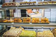 حذف شیرینی از سبد خرید گلستانی ها| امسال تولید شیرینی قنادان 75درصد کاهش یافت