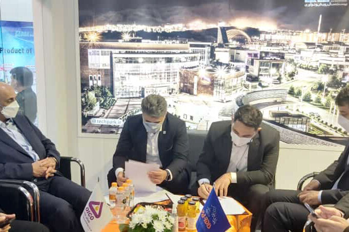 اویکو و پارک فناوری پردیس تفاهمنامه فناورانه امضا کردند اویکو و پارک فناوری پردیس تفاهمنامه فناورانه امضا کردند