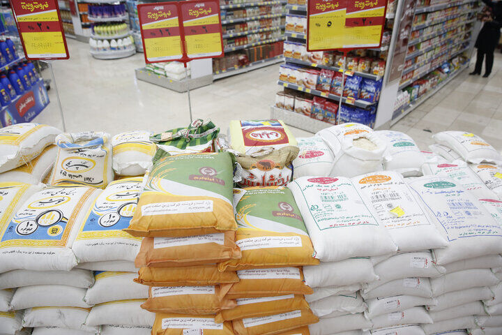 انبارهای فارس مملو از کالا/ برنج، شکر و مرغ با قیمت تنظیم بازار در دسترس مردم