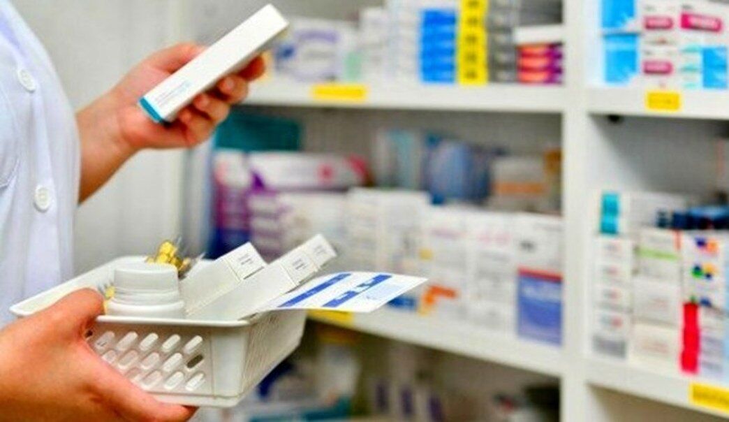 گرانی و کم‌فروشی دارو در یزد | بیماران خاص در تب حذف ارز ترجیحی می سوزند