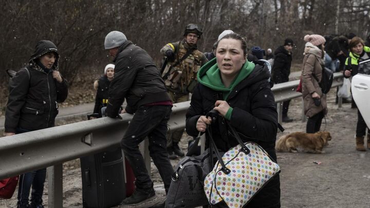 تخلیه غیرنظامیان اوکراینی در بحبوحه جنگ