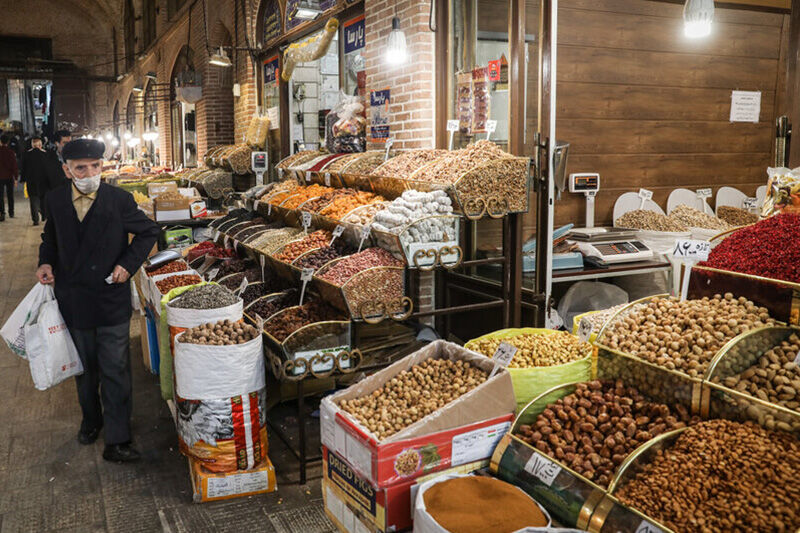 بازار شب عید مازندران، رها مثل همیشه