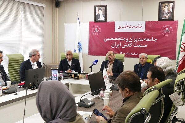 مافیا واردات، به دنبال آزادسازی ورود بی رویه کفش| کفش استوک و بی کیفیت خارجی به اسم برند وارد می شود