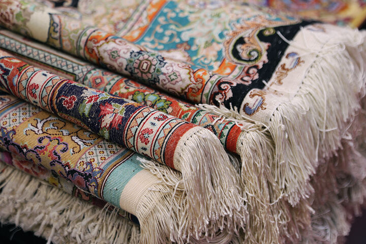 فرش دستباف یزد جایگاه خود را از دست داده است
