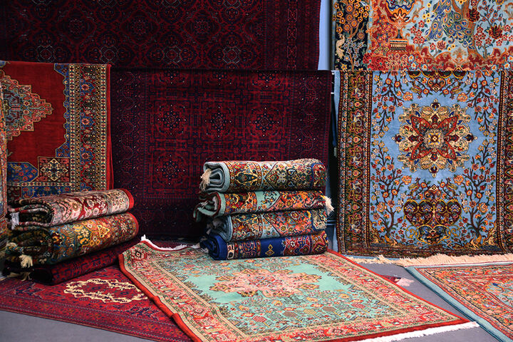 رتبه نخست ایران در طراحی فرش دستباف
