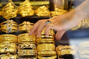 سایه رکود بر بازار طلای تبریز| خریداران تماشاگر شدند