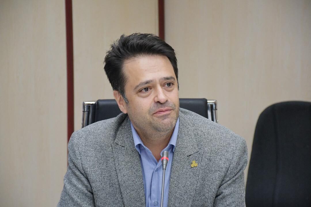 قیمت مرغ در فضای رقابت بازار عرضه شود