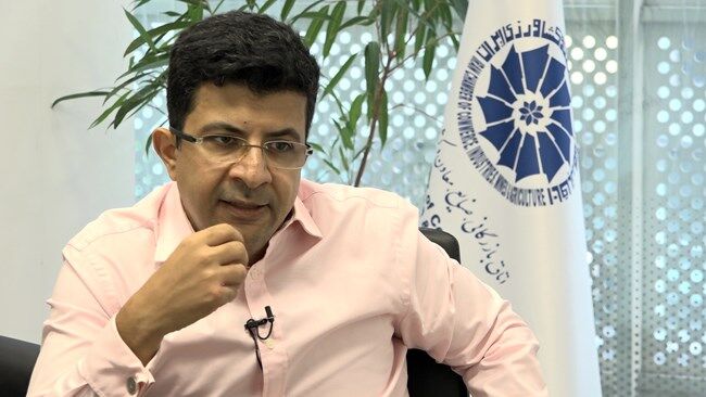 ناپایداری قوانین، به توسعه فعالیتهای سوداگرانه دامن زده است ناپایداری قوانین، به توسعه فعالیتهای سوداگرانه دامن زده است