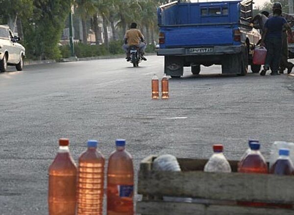 بنزین در آزادراه تبریز- زنجان ۱۰هزار تومان شد| کمبود جایگاه سوخت در شاهراه ترانزیتی ایران به اروپا