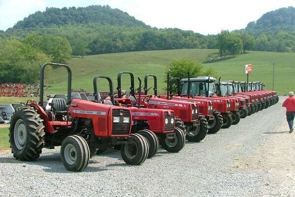 کاهش ۱۰ درصدی قیمت تراکتور در بازار آزاد| بازار ادوات کشاورزی آرام شد