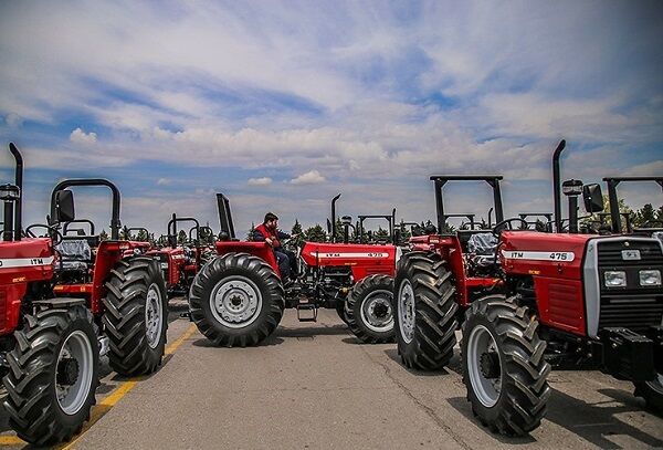 افزایش قیمت تراکتور در کارخانه| دلالان دست به کار شدند