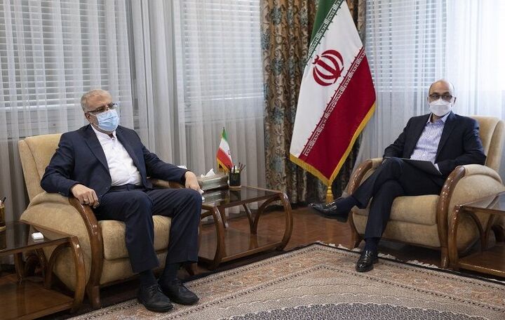 تقدیر وزیر نفت از بانک ملت برای مشارکت در حوزه انرژی کشور تقدیر وزیر نفت از بانک ملت برای مشارکت در حوزه انرژی کشور