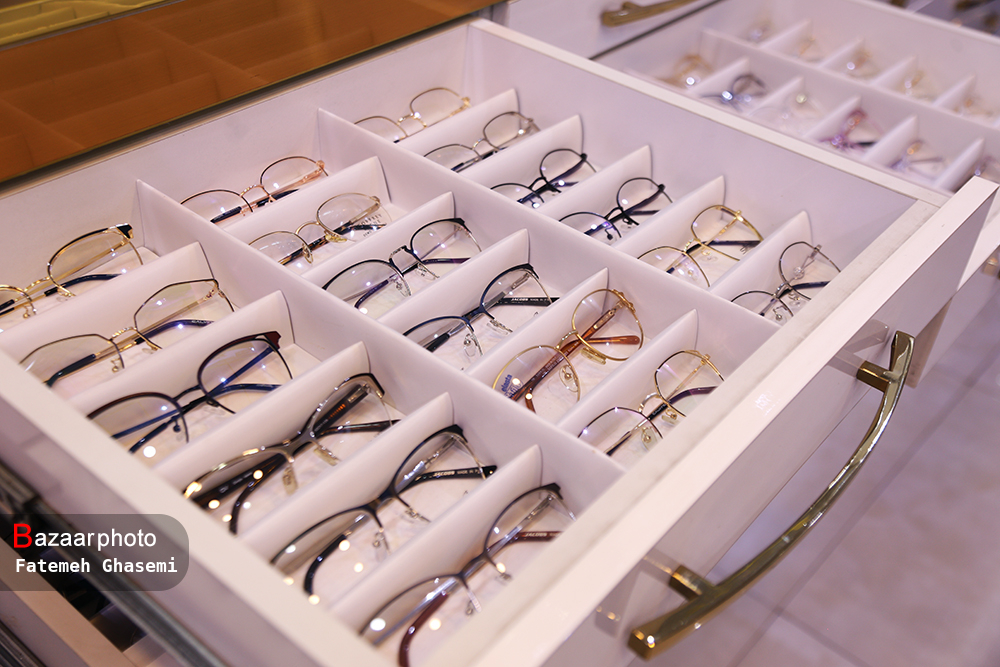 مخالف سامانه صدور پروانه کسب هستیم| رانت پزشکان برای فروش عینک