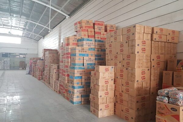 کشف ۱۴۵تن کالای اساسی احتکارشده در جنوب تهران کشف ۱۴۵تن کالای اساسی احتکارشده در جنوب تهران