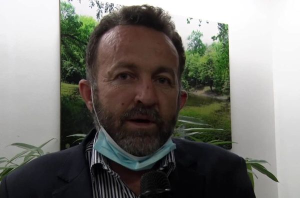 بسته حمایتی در راه رسیدن به تولید کنندگان صنعت دام و طیور
 بسته حمایتی در راه رسیدن به تولید کنندگان صنعت دام و طیور