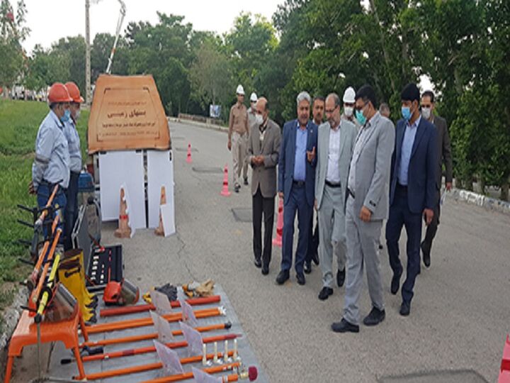 ضرورت استفاده از ظرفیت دانشبنیانها برای توسعه گروههای خط گرم توزیع برق ضرورت استفاده از ظرفیت دانشبنیانها برای توسعه گروههای خط گرم توزیع برق