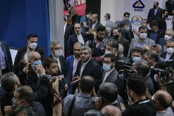 علی باقری، معاون سیاسی وزارت مورخارجه در بیست و ششمین نمایشگاه بین المللی نفت