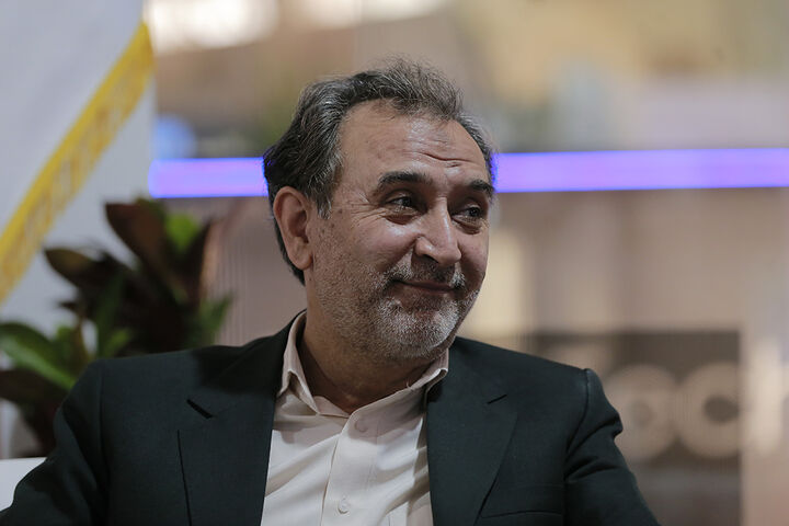 محمد دهقان، معاون حقوقی رئیسجمهور ایران در بیست و ششمین نمایشگاه بین المللی نفت