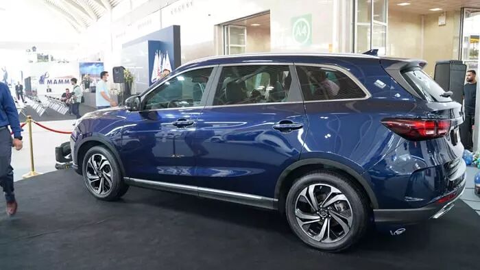 مکث موتور از تیارا رونمایی کرد| چینی کوتاه قد در نمایشگاه تهران