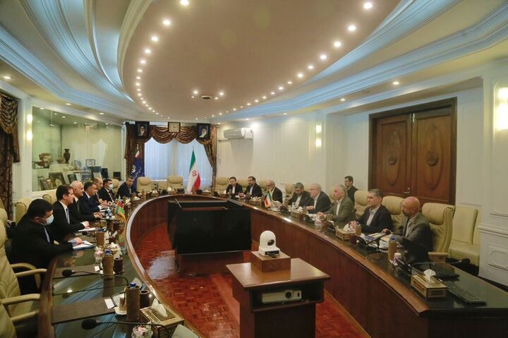 گسترش همکاری تهران-باکو در بخش انرژی