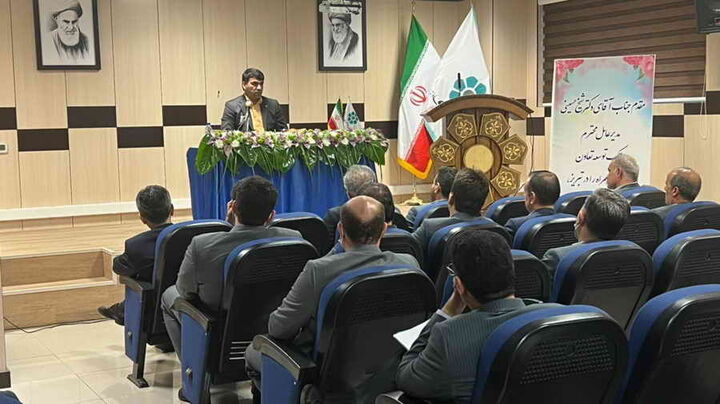 تعاونی ها باید مزیت های رقابتی بانک را لمس کنند
 تعاونی ها باید مزیت های رقابتی بانک را لمس کنند
