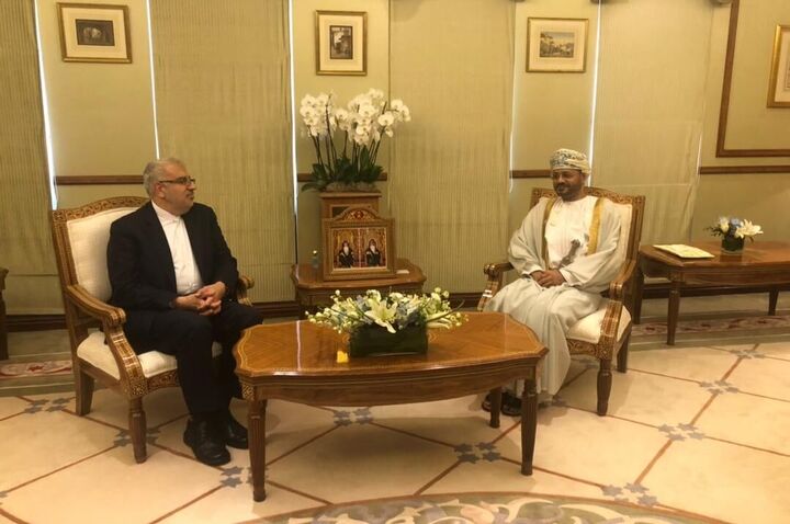 اوجی با وزیر امور خارجه عمان دیدار و گفت‌وگو کرد