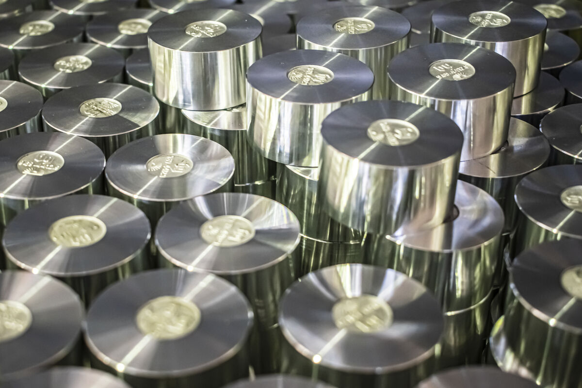 کارگاههای زیر پلهای تهدیدی برای تولیدات کارخانهای | گرانی بلای جان کیفیت شده است