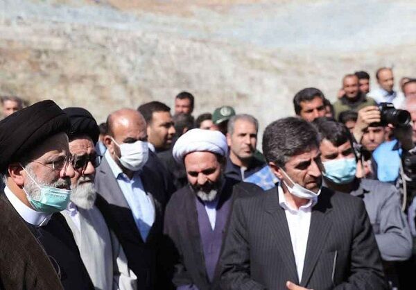 رئیس جمهور پای درد دل کارگران معدن رئیس جمهور پای درد دل کارگران معدن