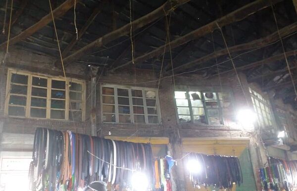 کهنه بازار حاج یوسف اردبیل فرو ریخت