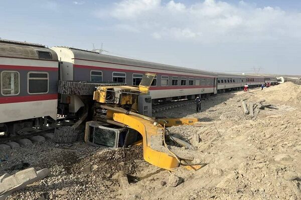 کمیسیون عالی راه آهن در حال بررسی حادثه قطار مشهد - یزد است