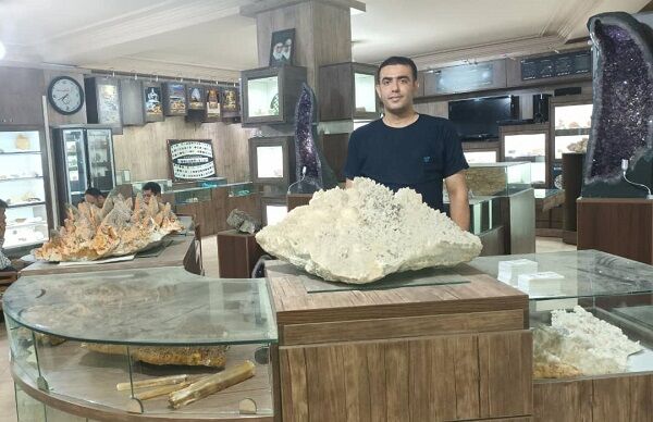 تنها موزه تخصصی سنگ و گوهر شمال مکان مناسبی ندارد  تنها موزه تخصصی سنگ و گوهر شمال مکان مناسبی ندارد