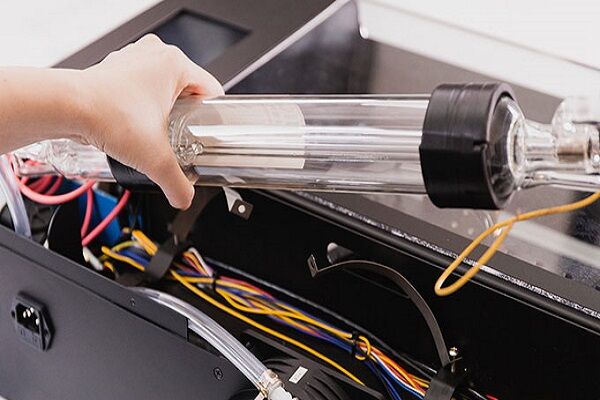 راه اندازی نخستین کارخانه تولید تیوپ لیزر سیلد گاز کربنیک خاورمیانه در تبریز راه اندازی نخستین کارخانه تولید تیوپ لیزر سیلد گاز کربنیک خاورمیانه در تبریز