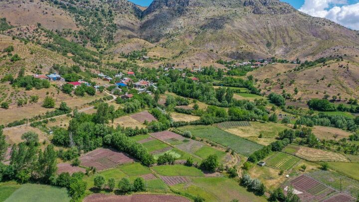 اصلاح جاده های بین مزارع در گلستان نیازمند ردیف ملی است  اصلاح جاده های بین مزارع در گلستان نیازمند ردیف ملی است