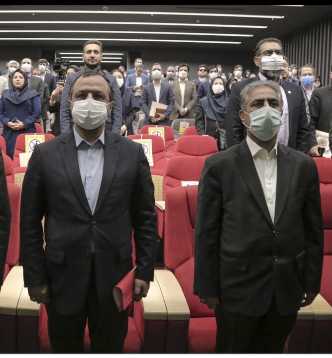 وزیر اقتصاد در جریان بازنشستگی مدیر عامل بانک مسکن ا نظری: «شایان»پرسنل بانک ملی و ۳۵ سال سابقه دارد وزیر اقتصاد در جریان بازنشستگی مدیر عامل بانک مسکن ا نظری: «شایان»پرسنل بانک ملی و ۳۵ سال سابقه دارد