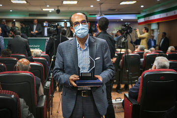 تقدیر از چهره های شاخص اصناف اتاق تهران در آیین روز ملی اصناف