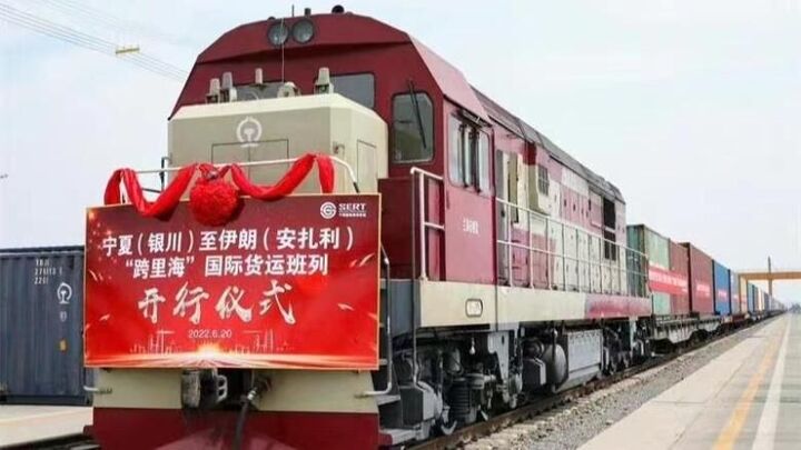 قطار باری چین از مسیر قزاقستان راهی ایران شد