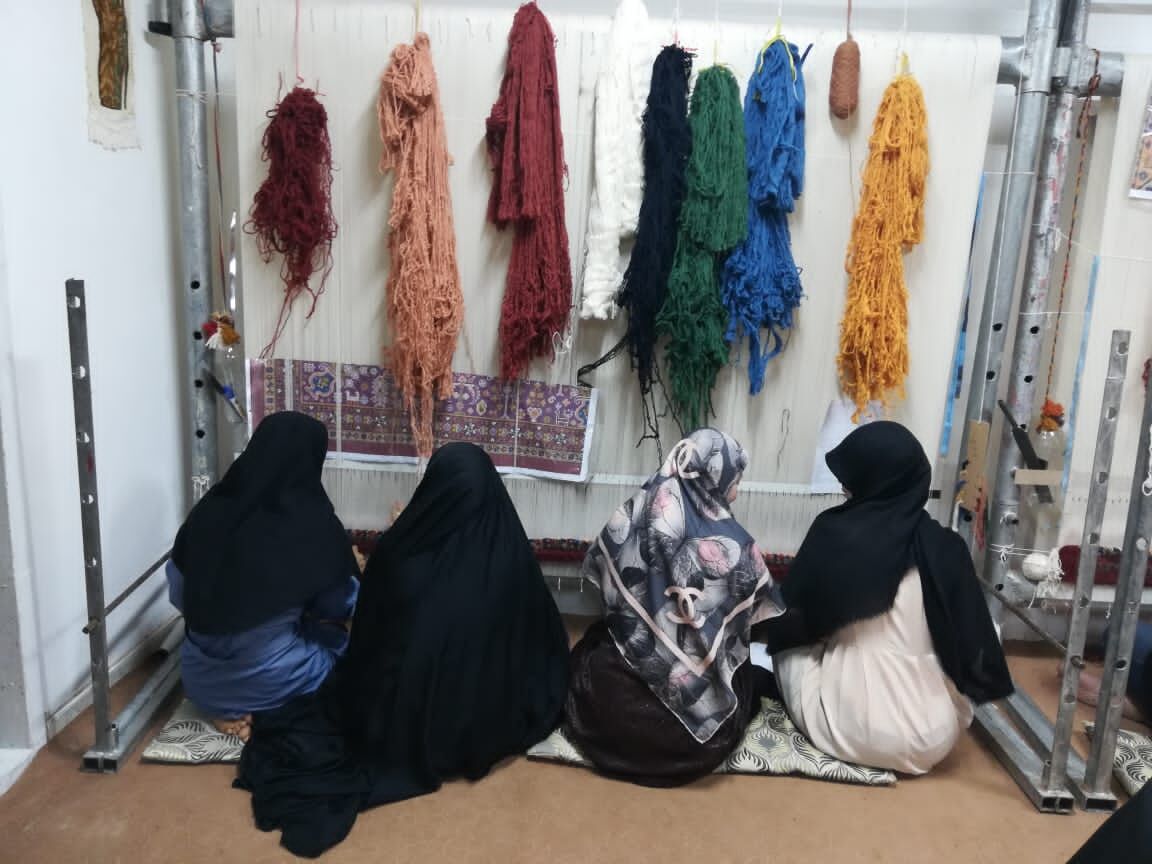 سایه سنگین گرانی مواد اولیه بر سر کارگاههای خانگی مشهد