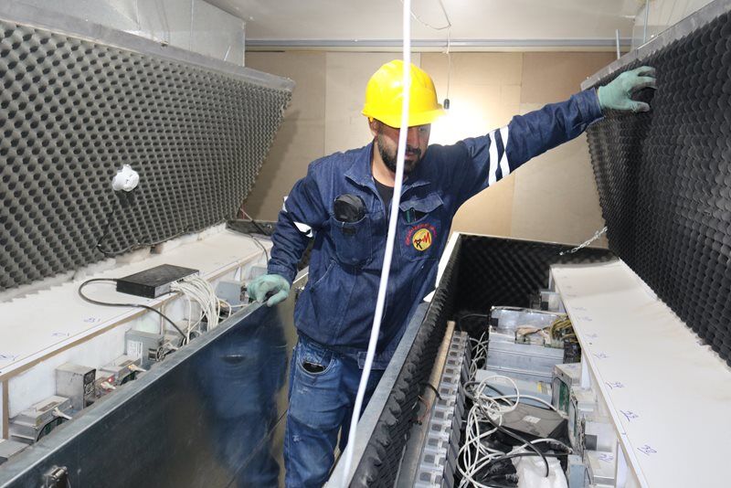 ناترازی برق و سایه سنگین استخراج غیرقانونی ارزهای دیجیتال بر اقتصاد اصفهان