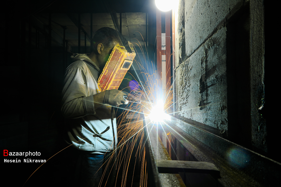 قیچی تورم باز هم سفره کارگران را کوتاه کرد| وعده های بی سرانجام و معیشت سخت