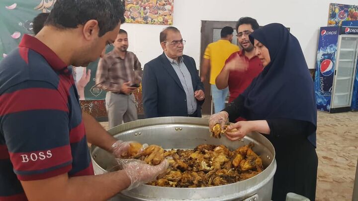 توزیع ۷۰ هزار پرس غذای گرم در پویش احسان غدیر در بوشهر توزیع ۷۰ هزار پرس غذای گرم در پویش احسان غدیر در بوشهر