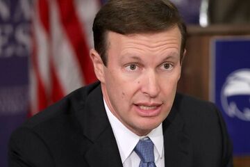 پیش بینی سناتور آمریکایی درباره سرنگونی ترامپ؛ بزرگترین رسوایی در حال وقوع است