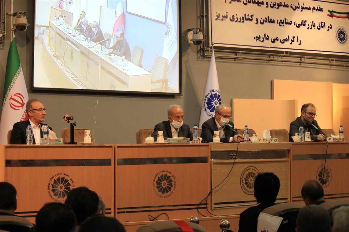 ضرورت معرفی فرش تبریز در رقابت های جام جهانی فوتبال