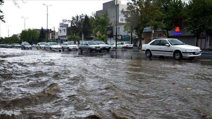 محور هراز به دلیل وقوع سیلاب مسدود شد