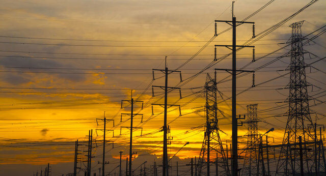 از هاب انرژی تا واردات برق؛ دولت چگونه فرصت سوزی می‌کند؟
