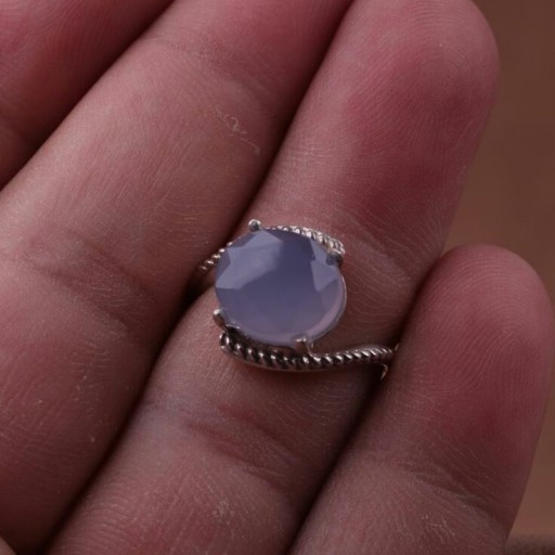 فواید استفاده از انگشتر عقیق کبود برای بیماری های داخلی